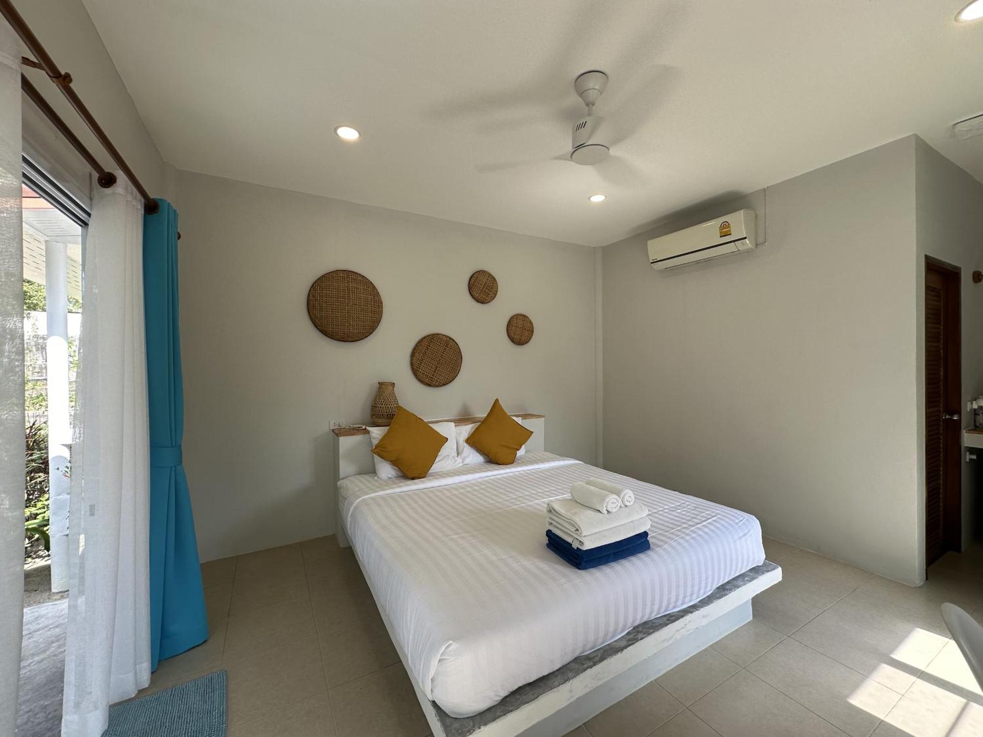 Sand Terrace Beach Bungalows Baan Tai Rom bilde